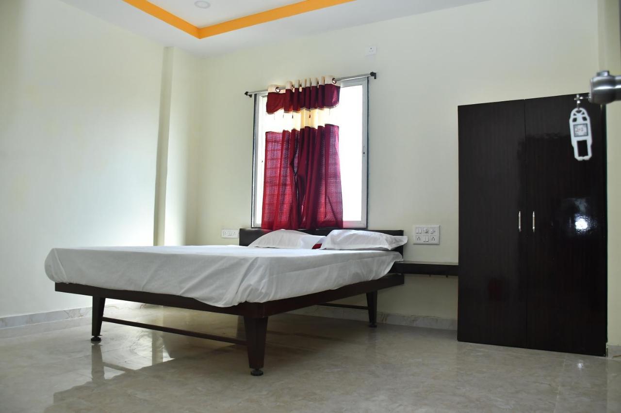 Hotel Kalika Residency Akalkot Экстерьер фото
