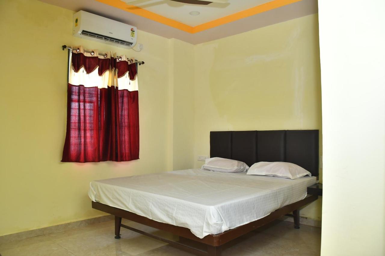 Hotel Kalika Residency Akalkot Экстерьер фото